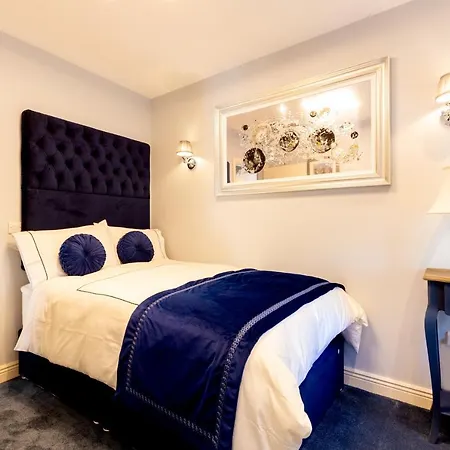 Queens Brook Apartment *