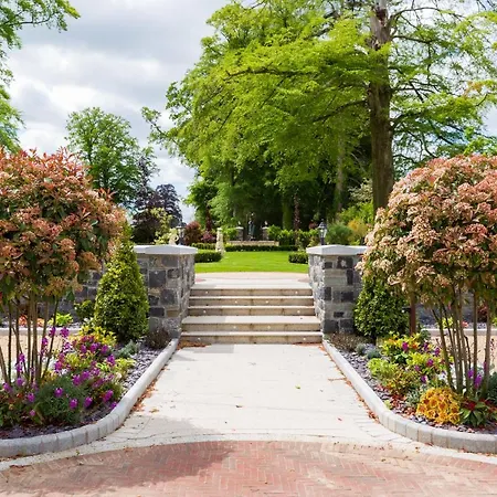 Queens Brook Apartment *